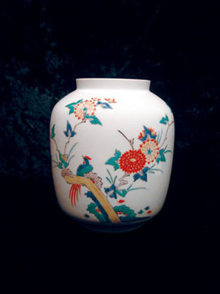 中国風の松林細密彫刻花瓶 白磁 陶磁器
